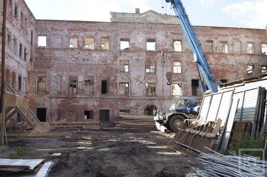 Воркшоп в историческом центре: молодые архитекторы ищут способы восстановить многострадальное здание гостиницы Дворянского собрания