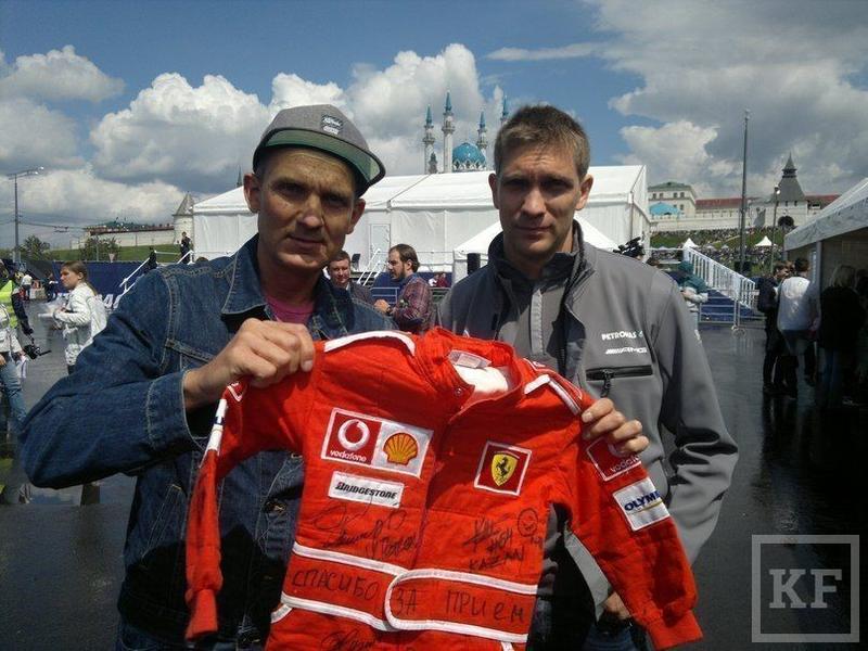 Участники Кazan city racing оставили в Музее соцбыта Казани комбинезон пилота «Формулы-1»