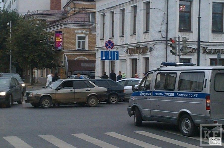 В Казани столкнулись два легковых автомобиля [фото]