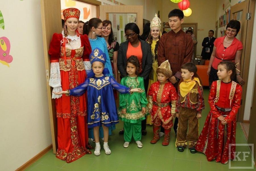 Рустам Минниханов посетил первый в Казани детсад с обучением на китайском языке