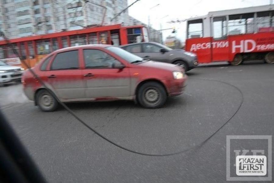 Из-за аномальных холодов в Казани рвутся трамвайные провода