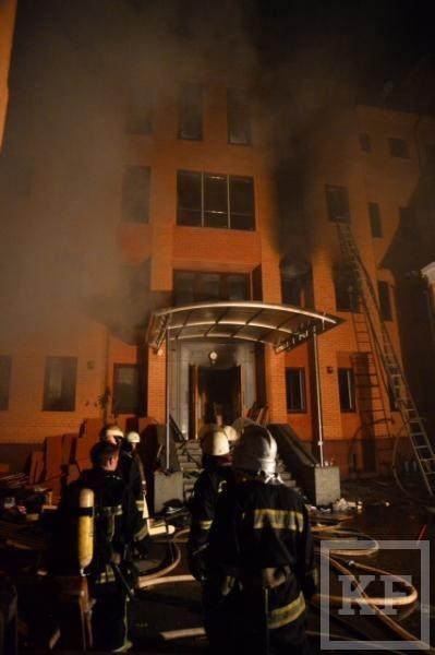 В Киеве сожгли здание ЦК компартии Украины