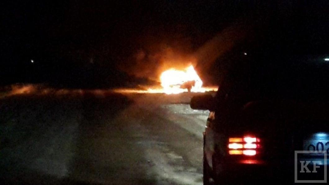В Набережных Челнах прямо на ходу загорелся автомобиль