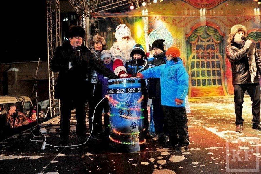 В Челнах Главный Дед Мороз России открыл центральную елку