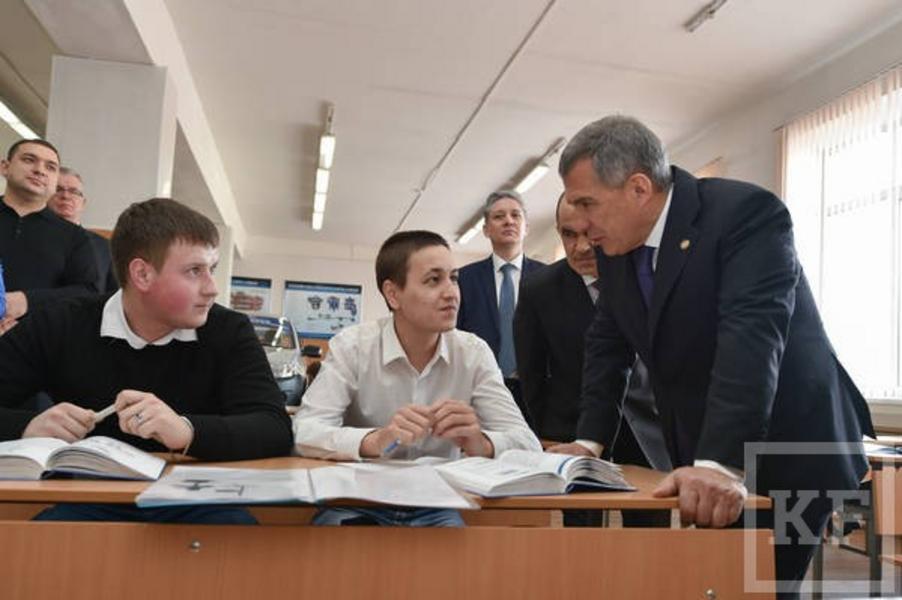 Минниханов побывал в Казанском автотранспортном техникуме