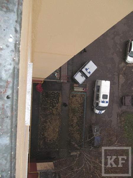 Житель Нижнекамска разбился насмерть, выпав из окна во время монтажа антенны