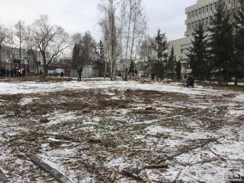 Власти Казани заверяют, что никакой парковки на месте уничтоженного сквера не будет