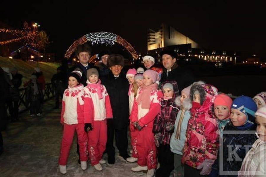 Минниханов посетил новогоднюю ярмарку в Старо-Татарской слободе Казани