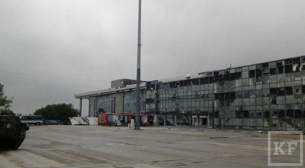 Житель Донецка опубликовал фото разгромленного аэропорта