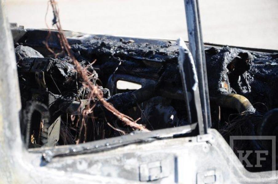Пассажирский Ford сгорел в Набережных Челнах