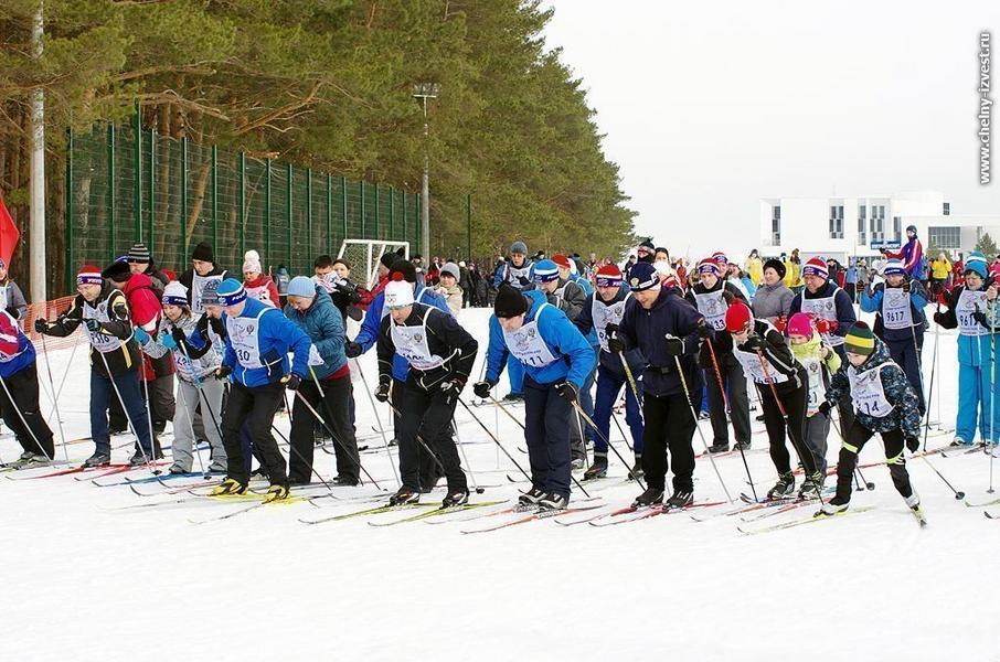 Столпотворение в парке «Прибрежный» – челнинцы вышли на массовую лыжную гонку