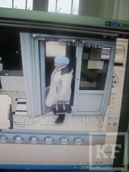 Полицейские разыскивают жительницу Чистополя, укравшую сумку с крупной суммой денег