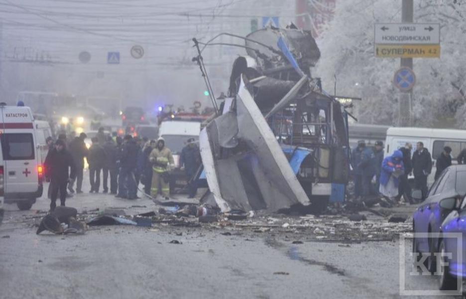 Появились фотографии с места взрыва троллейбуса в Волгограде