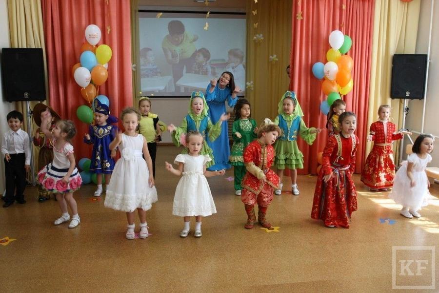 Рустам Минниханов посетил первый в Казани детсад с обучением на китайском языке
