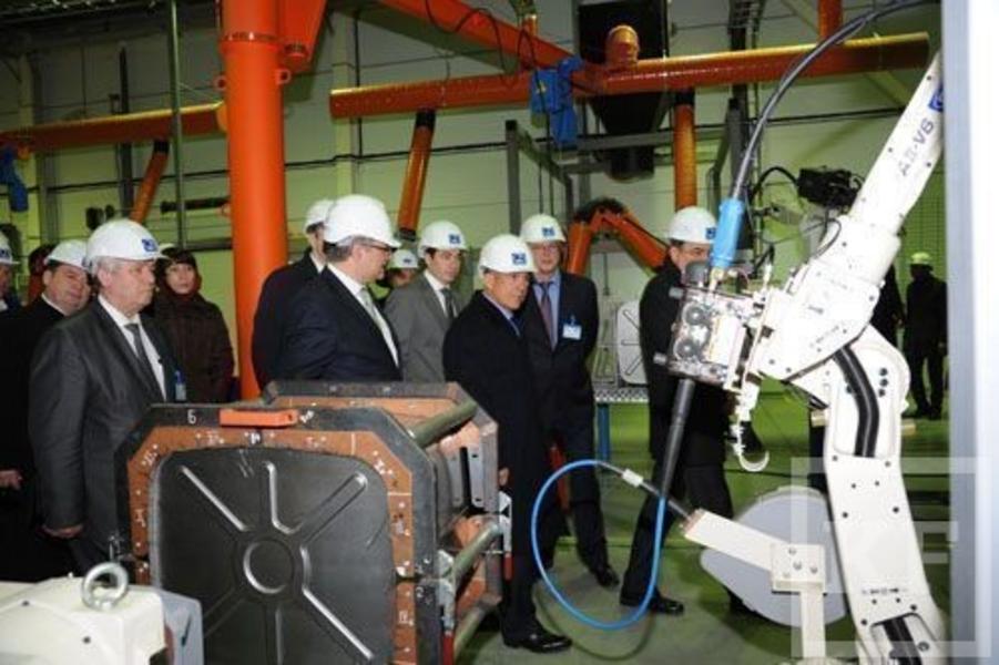 На ОЭЗ «Алабуга» президент Татарстана принял участие в закладке первого камня в основания двух заводов