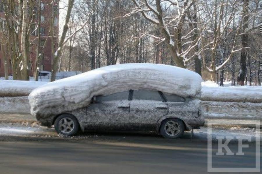 Как правильно чистить от снега свою машину?