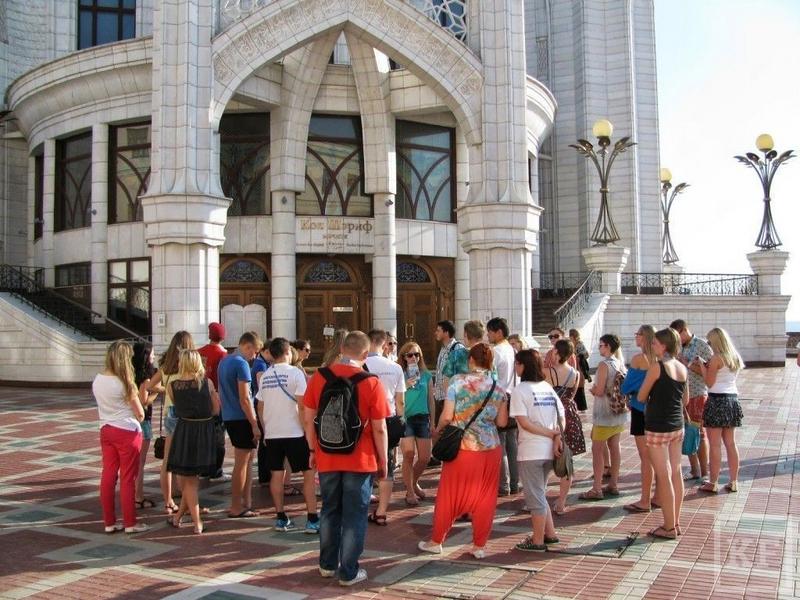 Почему Казань лидирует по количеству туристов в майские праздники