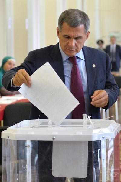 Рустам Минниханов проголосовал на выборах в Госсовет РТ