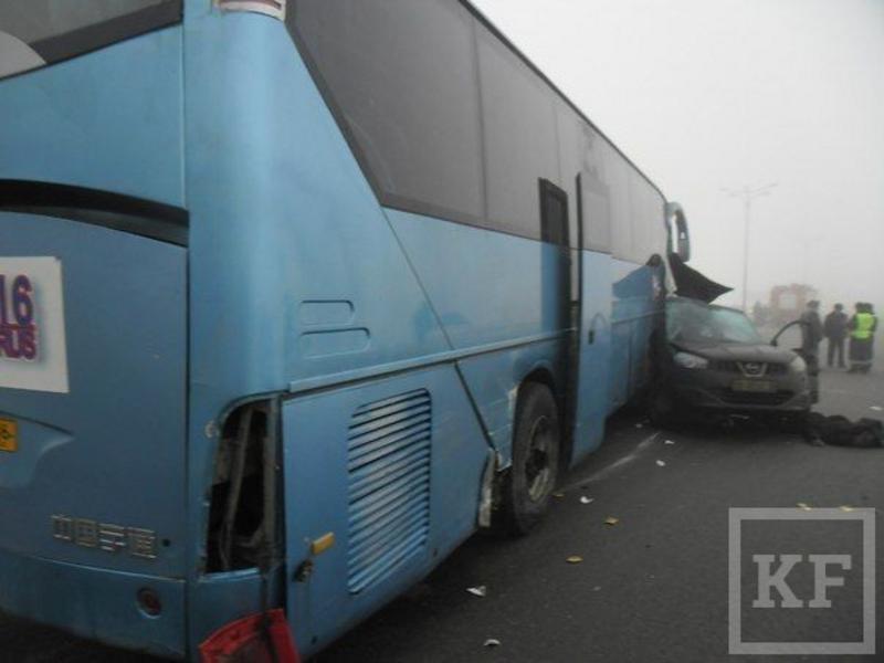 Под Казанью из-за тумана столкнулись 15 автомобилей: два человека погибли