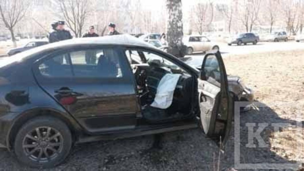 В результате серьезной аварии в Нижнекамске водитель впал в кому