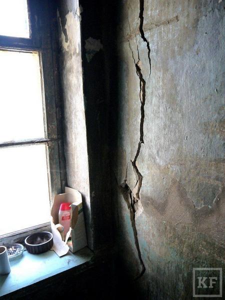 В одном из домов Зеленодольска на ребенка рухнул потолок