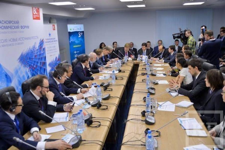 Рустам Минниханов провел заседание руководителей комитетов Ассоциации инновационных регионов России