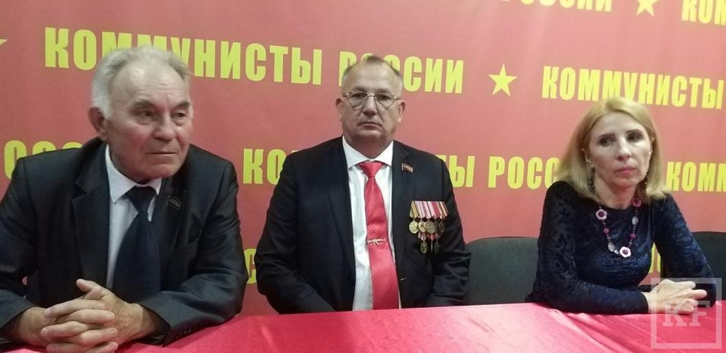 Одной левой: КПРФ и «Коммунисты России» сошлись врукопашную