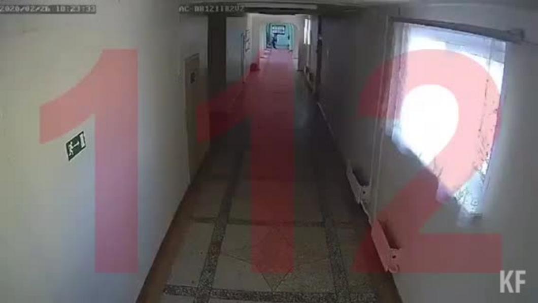 Следком опубликовал видео из ульяновской школы, где восьмиклассник зарезал учительницу