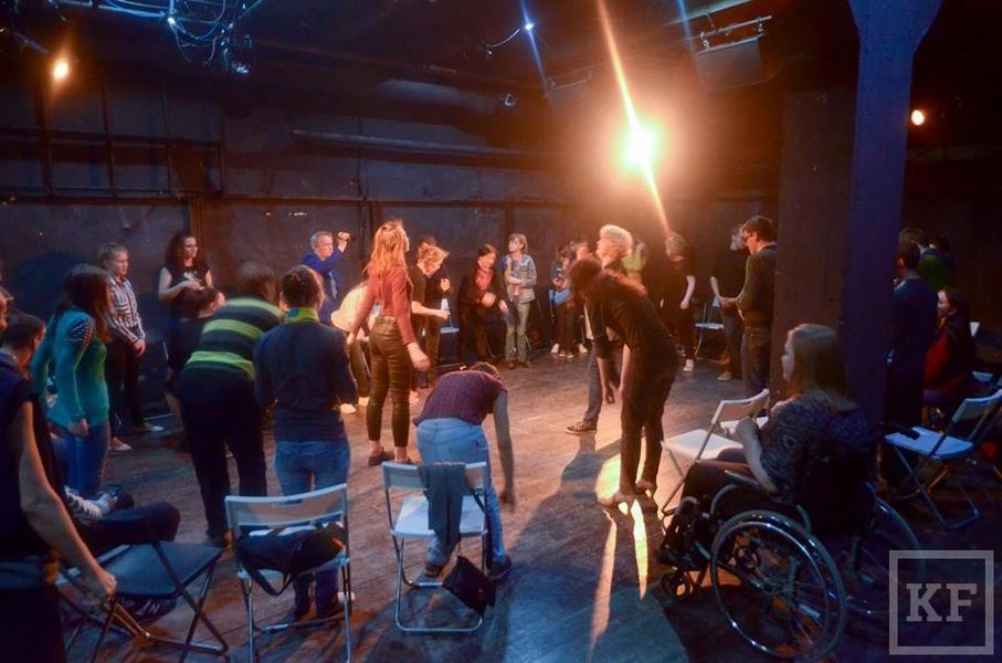 В Казани при поддержке Алишера Усманова открыли театральную школу для инвалидов