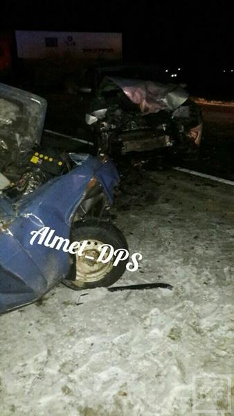 На трассе в Татарстане в ДТП с тремя машинами погиб человек