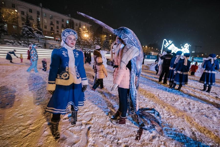 Москвичи - в ресторане, ставропольцы - дома, казанцы - на улице: как россияне отмечали Новый год