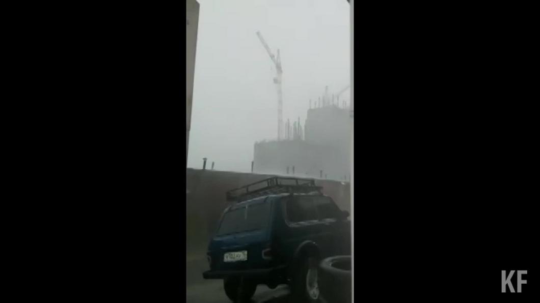 Видео: в Челнах рухнули два башенных крана