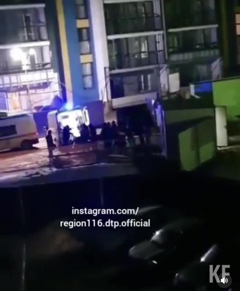 Люлька с рабочими на стройке по улице Ершова в Казани сорвалась из-за перегруза