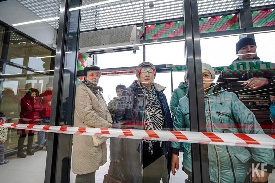 Татарстан на карантине: торговые центры закрыты, школьникам продлили каникулы, а жителей попросили самоизолироваться