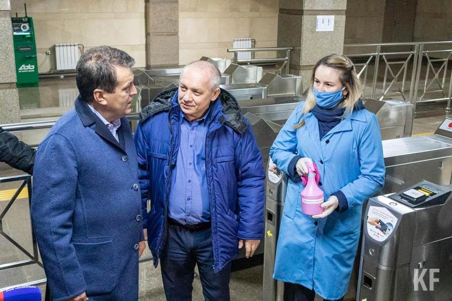 Коронавирус в Казани: стерильное метро и кондукторы в масках