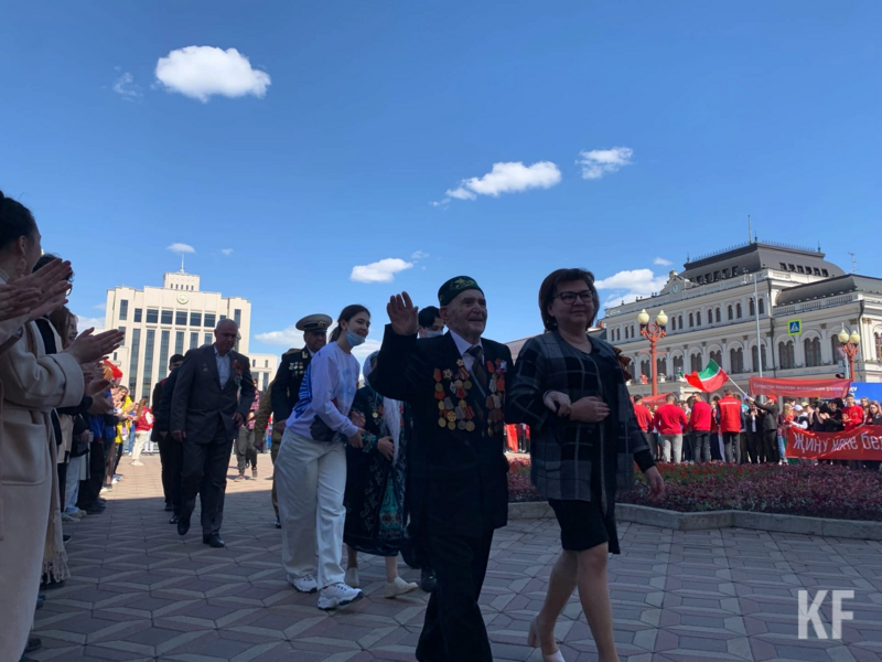 В Казани провели торжественную встречу ветеранов в преддверии Дня Победы