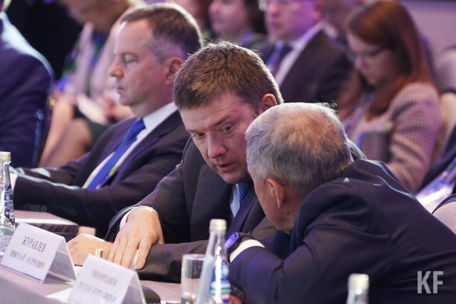 Отказ от SWIFT, кредитные каникулы для мобилизованных и полезные санкции: о чем говорили на банковском форуме в Казани