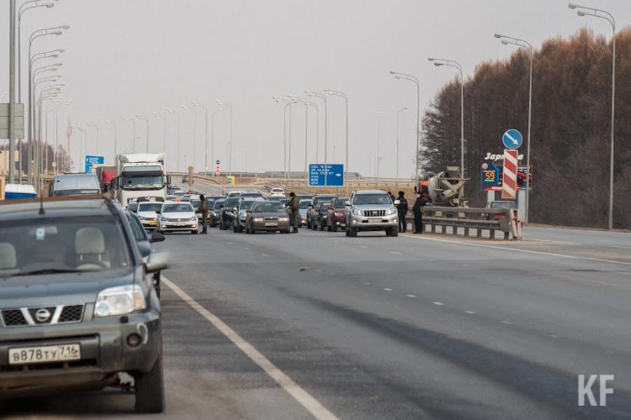 «На улице маски и респираторы носить не надо. Они забиваются пылью и становятся рассадником инфекции»