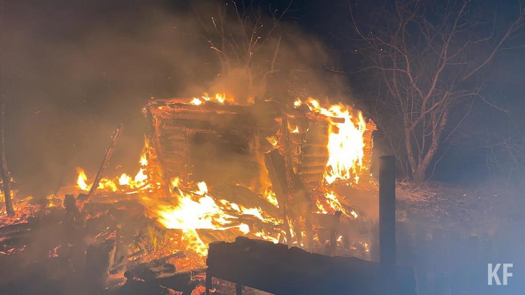 В Нижнекамском районе из-за поджога сгорела баня