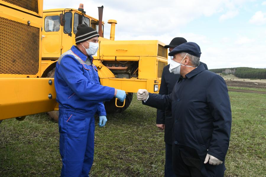 Минниханов посетил в Тукаевском районе комплекс «Гигант» на 500 голов скота