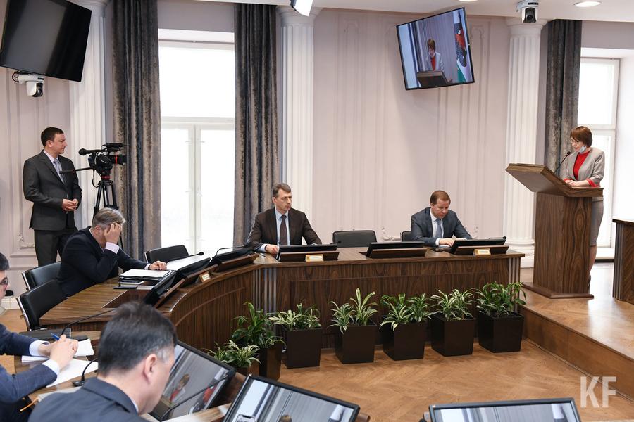 Казанским медработникам и волонтерам выдали безлимитные проездные