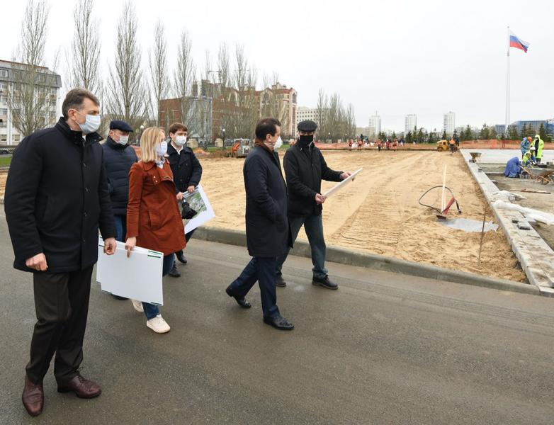 Ильсур Метшин проверил установку памятника Герою СССР Гази Загитову Ильсур Метшин проверил установку памятника Герою СССР Гази Загитову