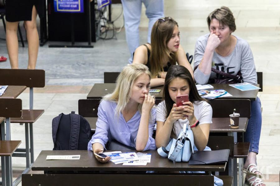 Коронавирус оставил студентов без работы