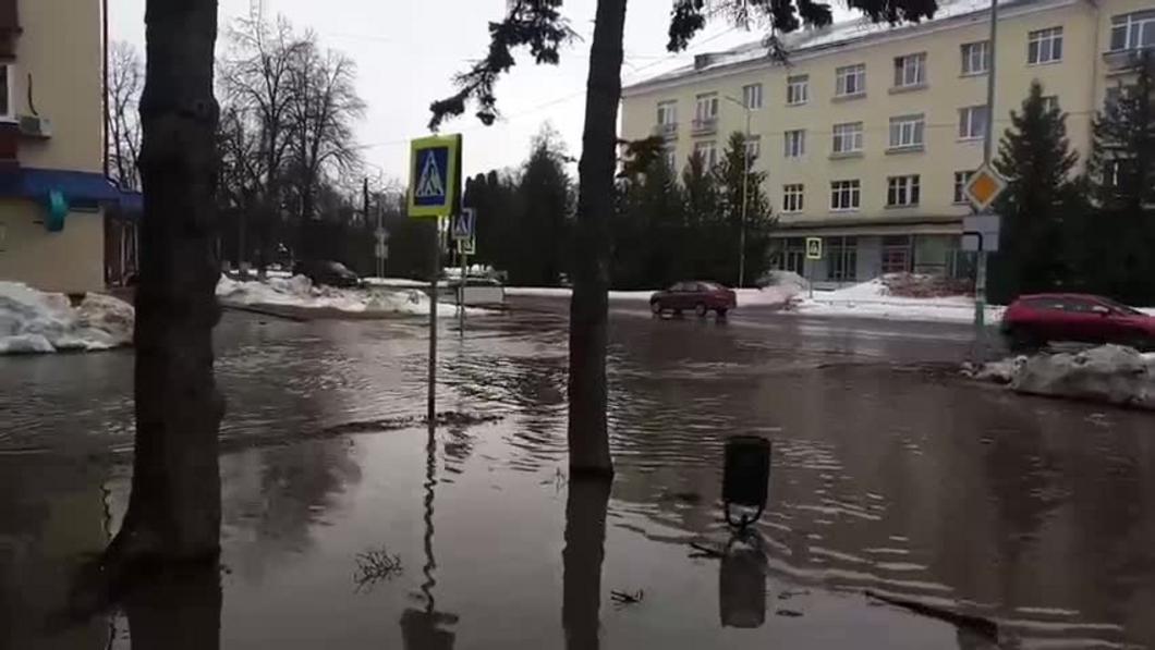 «​SOS! Зеленодольск нещадно топит»: жители атаковали соцсети жалобами, администрация - бездействует