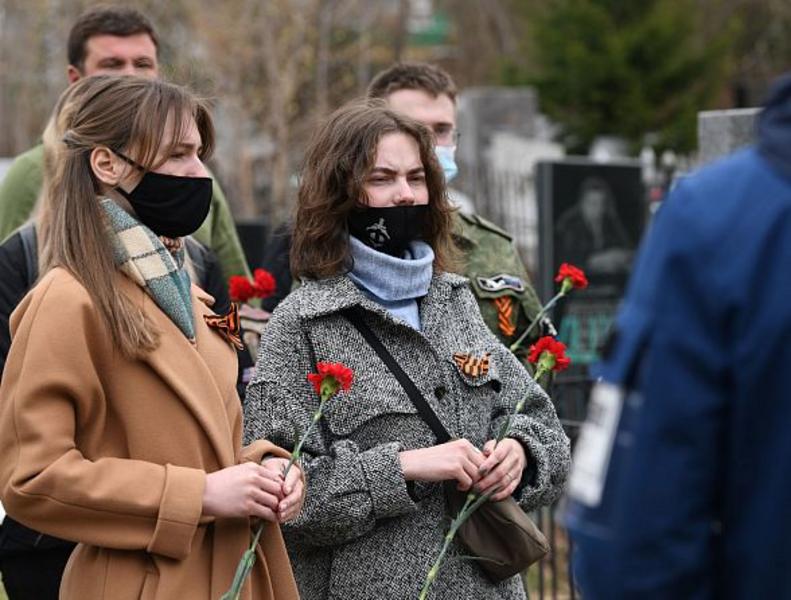 Память Михаила Девятаева почтили на Арском кладбище Казани