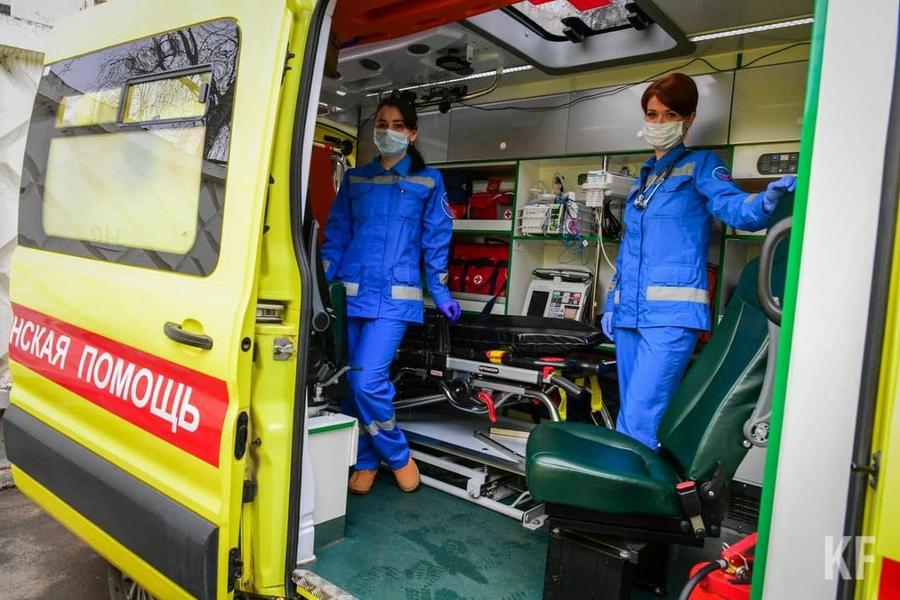 Рустам Минниханов поздравил с профессиональным праздником работников скорой помощи