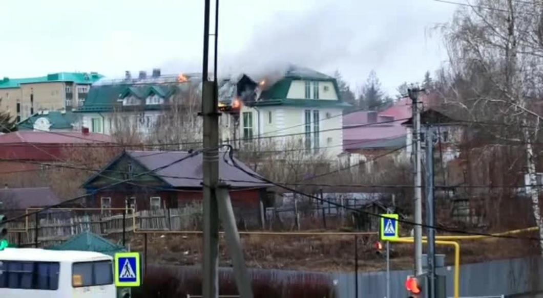 В Мамадыше загорелась гостиница, постояльцев эвакуировали