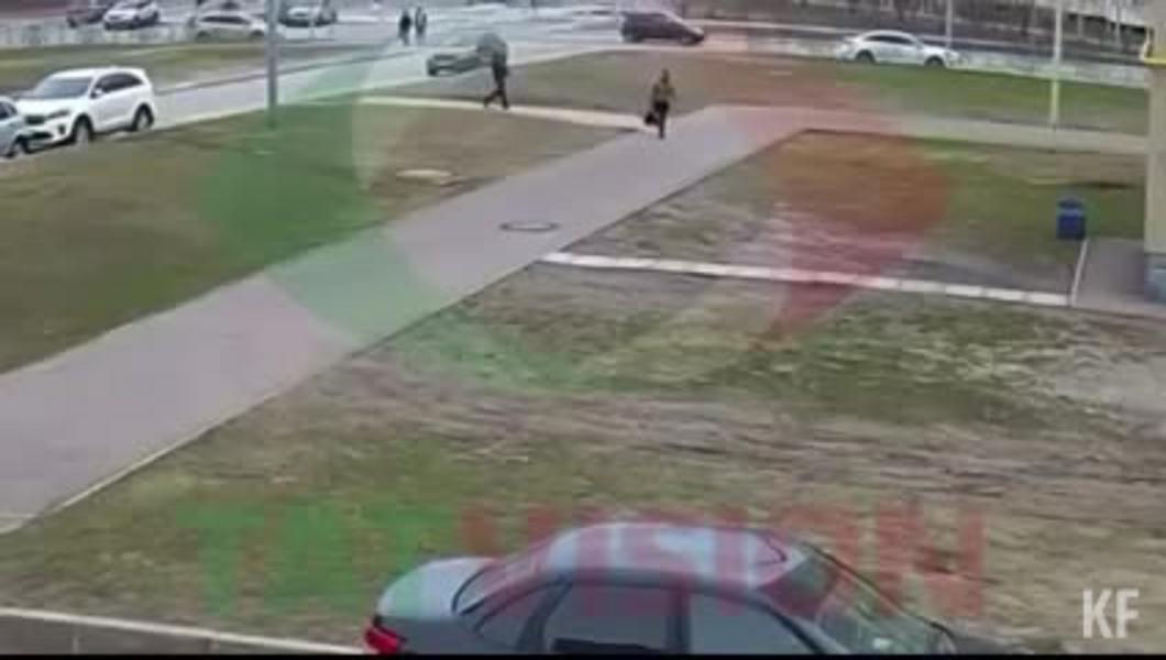 В Нижнекамске к школьнице приставал немолодой мужчина