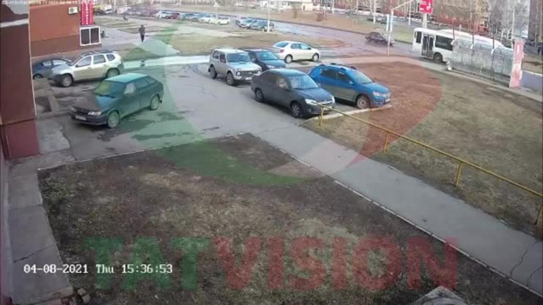 Пассажирке автобуса в Нижнекамске руку прищемило дверью