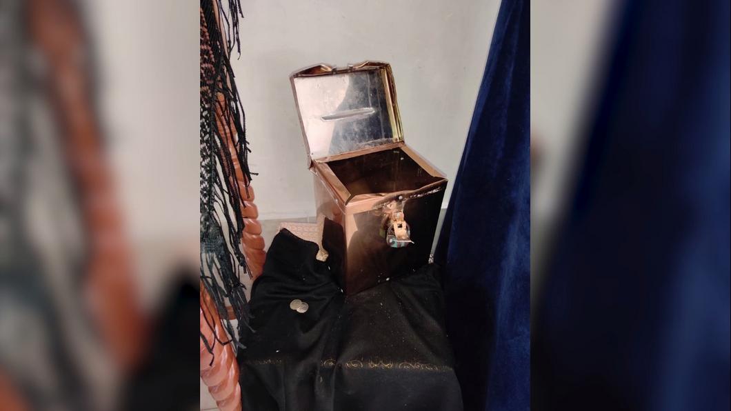 Пермяк вскрыл окно в казанском храме и украл 14 тысяч рублей из ящиков для пожертвований